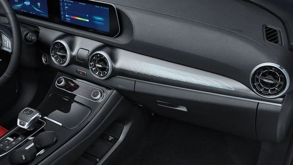 Forthing T5 EVO vue latérale extérieure