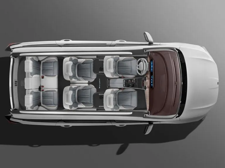 Forthing U-Tour HEV interior