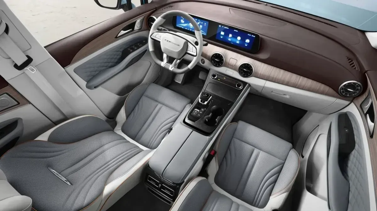 Forthing U-Tour HEV interior dashboard