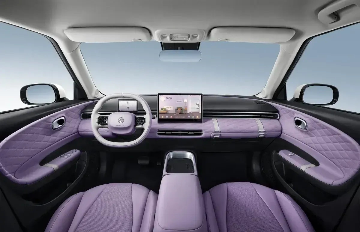 Dongfeng BOX zijaanzicht